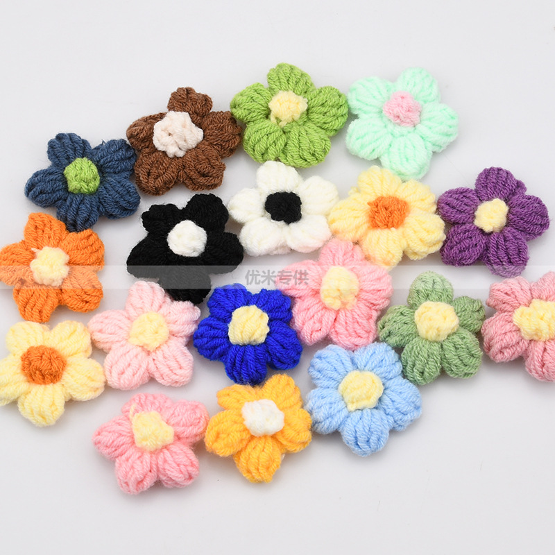 Craft Embellishments - 手作りのクロシェ五弁花アップリケ、ニットデイジー花柄パッチ、コットンヤーンDIYフラワー装飾、ヘアクリップ、服、バッグ、帽子のクラフトデコレーション用