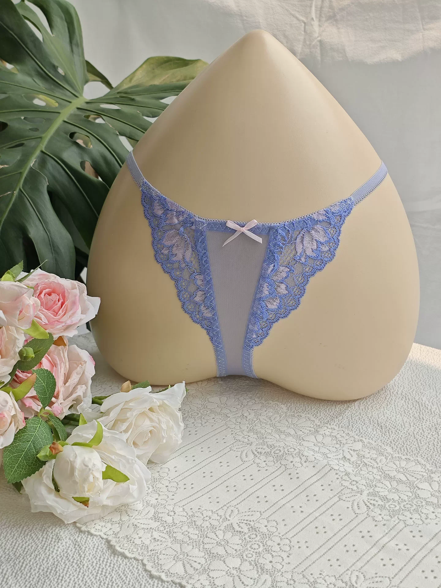 ブラックレースマンズTブリーフ刺繍ハンドメイドブルーピンクB - Embroidery Embellishments のレビューと価格