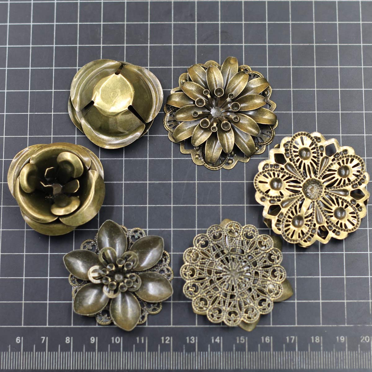 6 個の装飾組み合わせ花柄フィリグリーラップ合金クラフトジュ - Craft Embellishments のレビューと価格